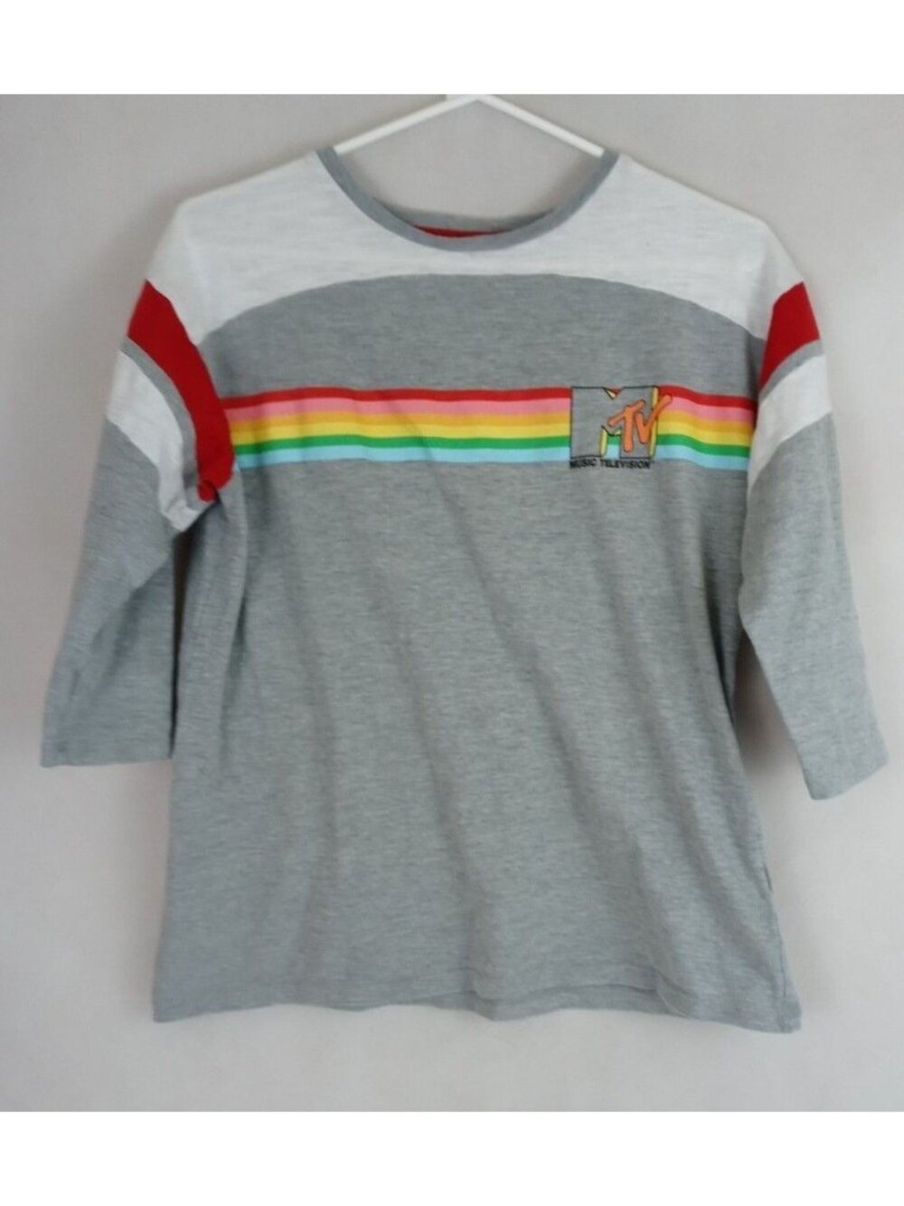2018 Viacom MTV 3/4 Sleeve Gray Shirt With Rainbow Stripe Size XL
